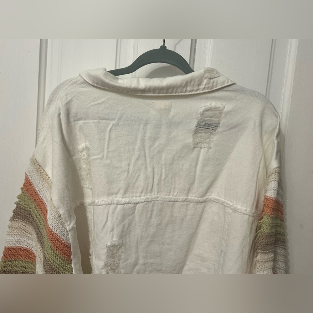POL Crochet Sleeve White Boho Denim Relaxed Fit Lightweight Distressed Jacket - Picture 6 of 8